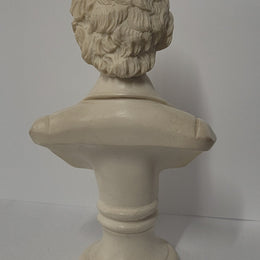 Vintage resin bust of "Chopin". It is in good original condition, please view photos as they help form part of the description.