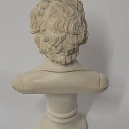 Vintage resin bust of "Chopin". It is in good original condition, please view photos as they help form part of the description.
