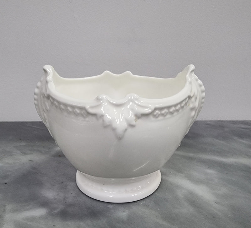 Lovely white shell shaped Coalport bowl . In good original condition with no chips or cracks, please view photos as they help form part of the description.