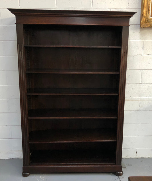Beautiful French dark Oak open bookcase with 6 adjustable shelves ,which is great for all your different book heights. In good original detailed condition.