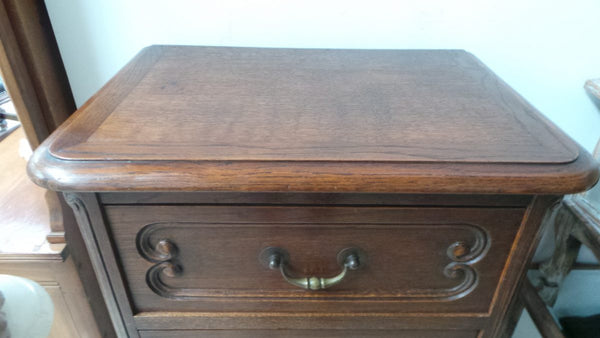 A beautiful French petite Oak carved chest of drawers. It comes with four drawers and plenty of room. It is in very good original condition. Ideal for smaller spaces or apartments.