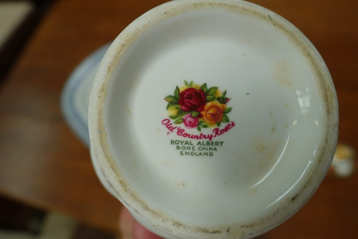 Old Country Roses Royal Albert Creamer And Sugar Set | Antique & Vintage | Moonee Ponds Antiques | Australia Wide Delivery