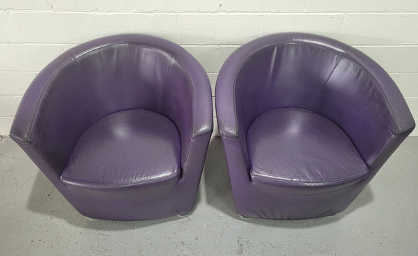 Pair of vintage Parentesi armchairs designed by Pietro Arosio for Tacchini with original leather upholstery and in good original detailed condition.