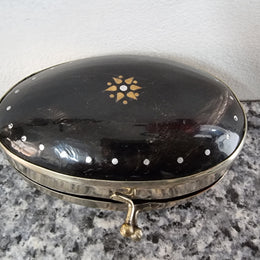 Vintage inlaid horn and EP silver purse . In good condition please view photos as they help form part of the description.