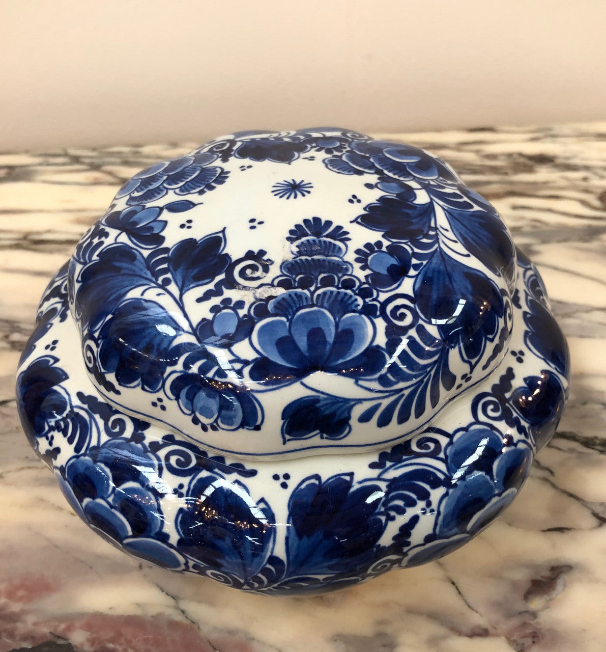 Beautiful Delft Lidded Bowl
