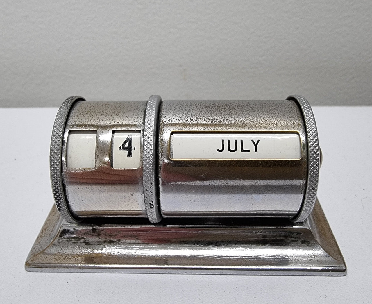 Art Deco Chrome Desk Perpetual Calendar