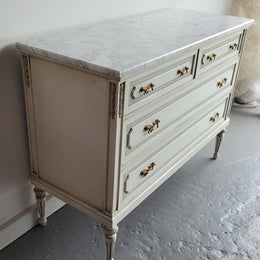Charming Vintage French Louis 16th style original chalk painted chest of four drawers. It has been sourced from France and in good original condition.