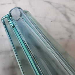 Beautiful green Murano style glass vase, it is in good original condition with no chips or cracks. Please view photos as they help form part of the description.