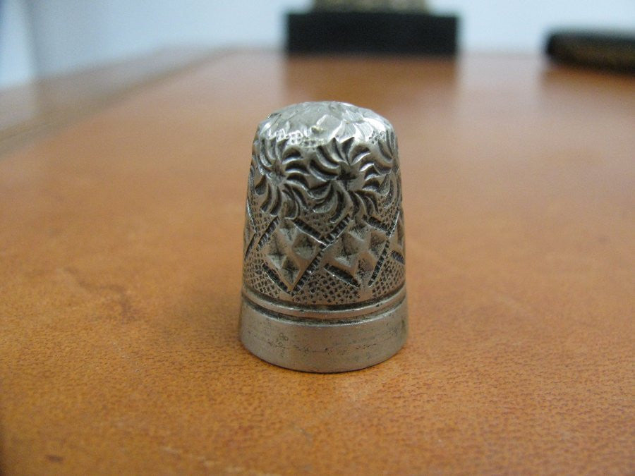 Antique Dorcas Thimble