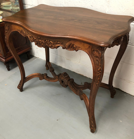 French Walnut Louis XV style center/side table. In very good original condition. Circa 1930's.