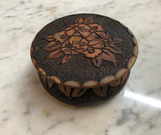 Superb Crafted Poker Work Box