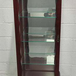 Vintage Mahogany petite display cabinet with three solid glass shelves. Ideal for a small area and is in good original detailed condition.