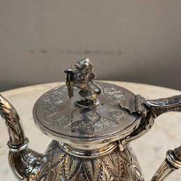 Amazing Quality Sheffield Plate Tea & Coffee Service By Walker & Hall
Gorgeous heavy quality Sheffield plate, tea & coffee service with lion finials.
The set is of the highest quality & has beautiful fine chasing & repoosse work. In very good original condition