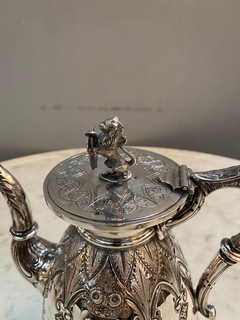 Amazing Quality Sheffield Plate Tea & Coffee Service By Walker & Hall
Gorgeous heavy quality Sheffield plate, tea & coffee service with lion finials.
The set is of the highest quality & has beautiful fine chasing & repoosse work. In very good original condition