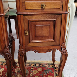 Pair of Walnut Louis XV style grey marble top bedside cabinets. Single drawer, one cupboard and lovely French cabriole legs. They have been sourced from France and are in good original condition.