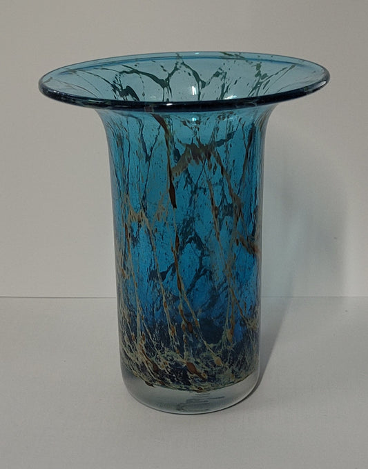 Stunning signed "Mdina" Maltese art glass vase. Beauitufl colours and in good original condition with no chips or cracks. Please view photos as they help form part of the description.
