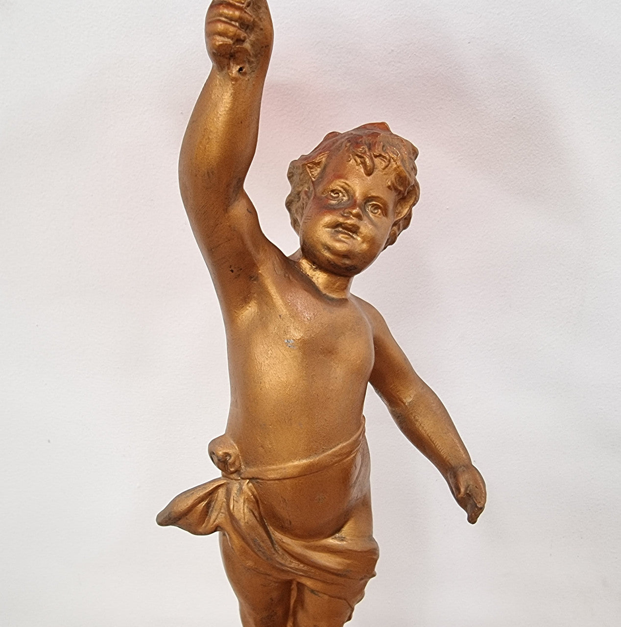 Beautiful Victorian Ruby glass comport and cherub stand in good original condition.