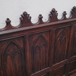 French Oak 19th Century gothic style high backed hall seat. Amazing detailed carving and is good detailed condition.