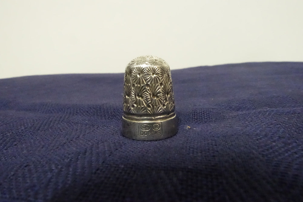 Antique Dorcas Flora Combination Pattern Thimble