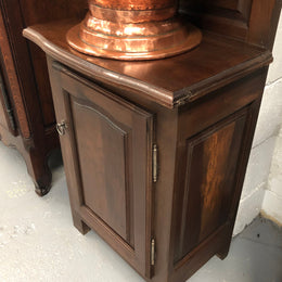 Late 19th Century French decorative copper bowl wash stand. In good original detailed condition.