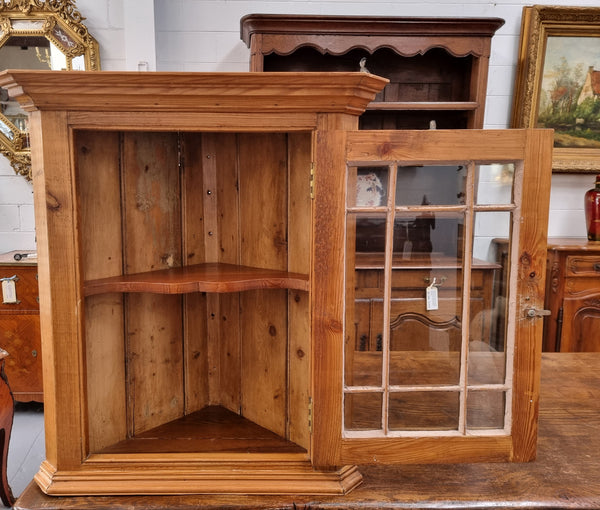 Vintage Victorian style pine corner cabinet with 2 shelves for display in good original condition.