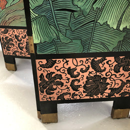 Fabulous Chinese Decorative dressing screen with lovely details in good original detailed condition.