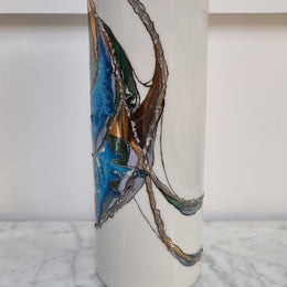 Beautiful decorative modern Mid Century signed vase. It is in good original condition, please view photos as they help form part of the description.