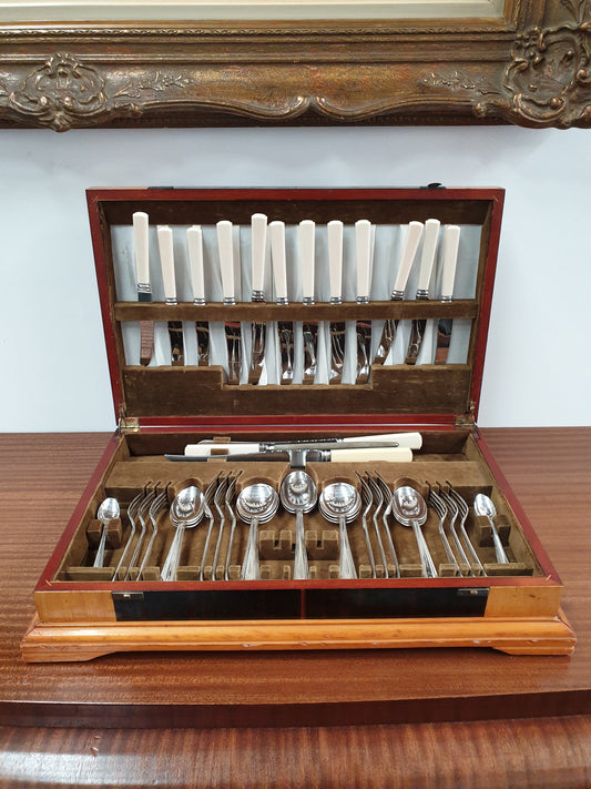 Grosvenor Delphic  Art Deco Cutlery Set For Six People