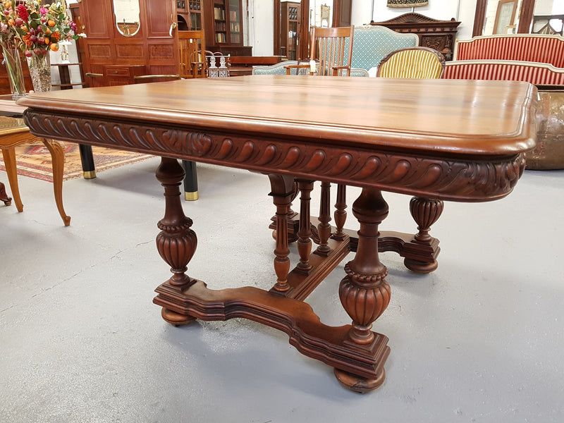 Henry II Style Walnut extension dining table. The table pulls out and it has two pine extension leaves that can be added to extend the table up to an extra 101 cm long. Tabletop and pine extension leaves are in good original condition with a wax finish.