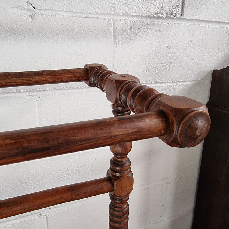 Beautiful Antique Cedar towel rail. It has been sourced locally and is in good original condition.