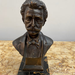 Late Victorian Bramer bust of Johan Strauss on a Portoro marble base in good condition.