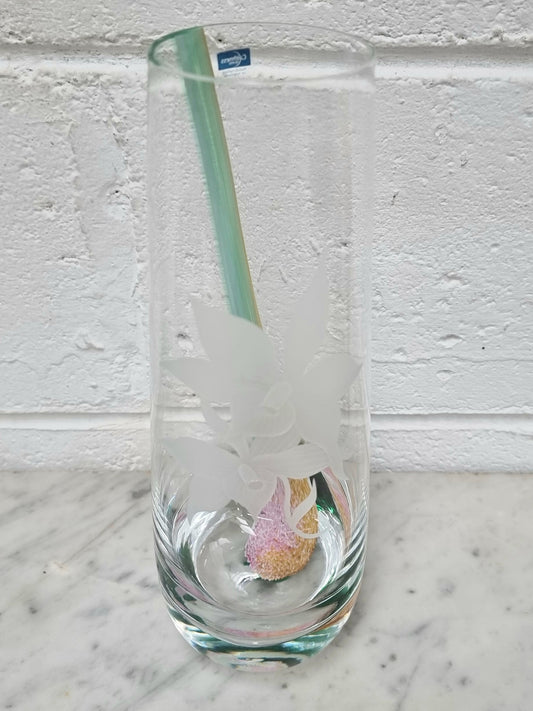 Beautiful etched decorative vase, handcrafted in Scotland and in good condition with original sticker.
