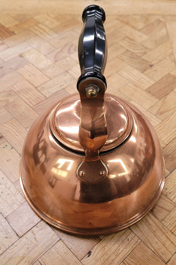 Vintage French copper kettle . They have been sourced from France and is in good original detailed condition.