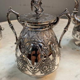 Amazing Quality Sheffield Plate Tea & Coffee Service By Walker & Hall
Gorgeous heavy quality Sheffield plate, tea & coffee service with lion finials.
The set is of the highest quality & has beautiful fine chasing & repoosse work. In very good original condition