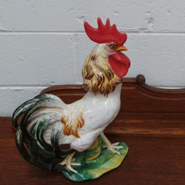 Fabulous rare antique Italian Majolica rooster in good condition.