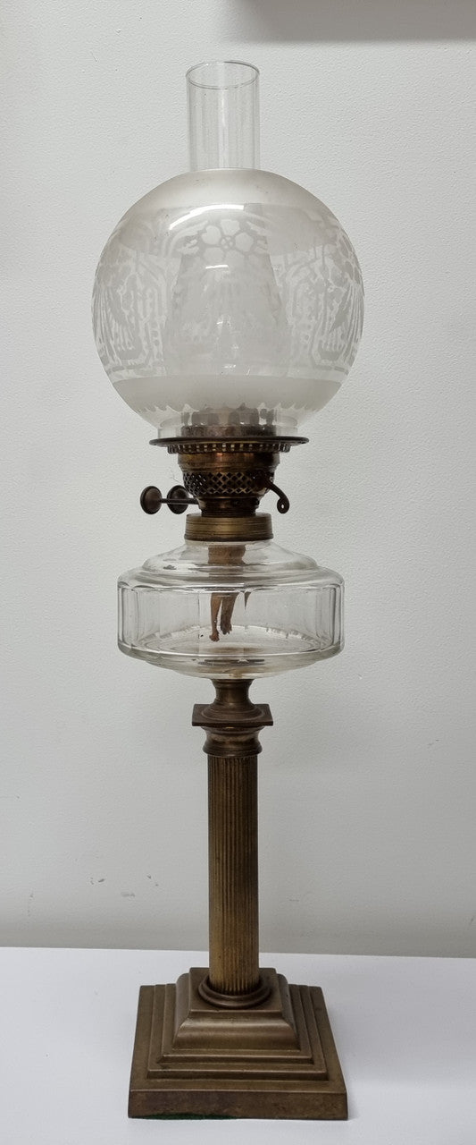 Great original condition Victorian brass banquet lamp with original shade. Please view photos as they form part of the description.
