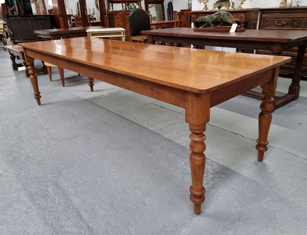 Fabulous Antique Australian Kauri pine farmhouse table that would easily seat 8 to 10 people. in good original detailed condition.