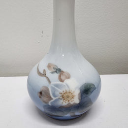 Lovely Bing and Grondahl blue floral vase, In excellent original condition. Please view photos as they help form part of the description.