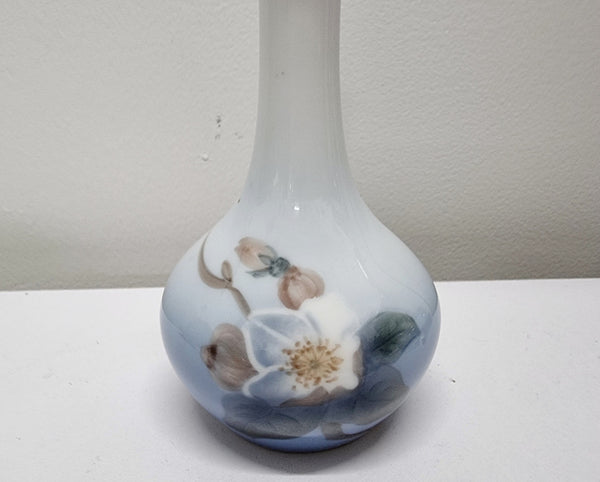 Lovely Bing and Grondahl blue floral vase, In excellent original condition. Please view photos as they help form part of the description.