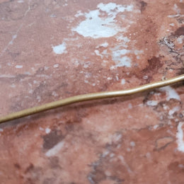 A simple but elegant vintage rhinestone hat pin . It is in good original condition, please view photos as they help form part of the description.
