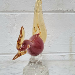 Beautiful Murano glass bird with its original sticker underneath in good original condition.