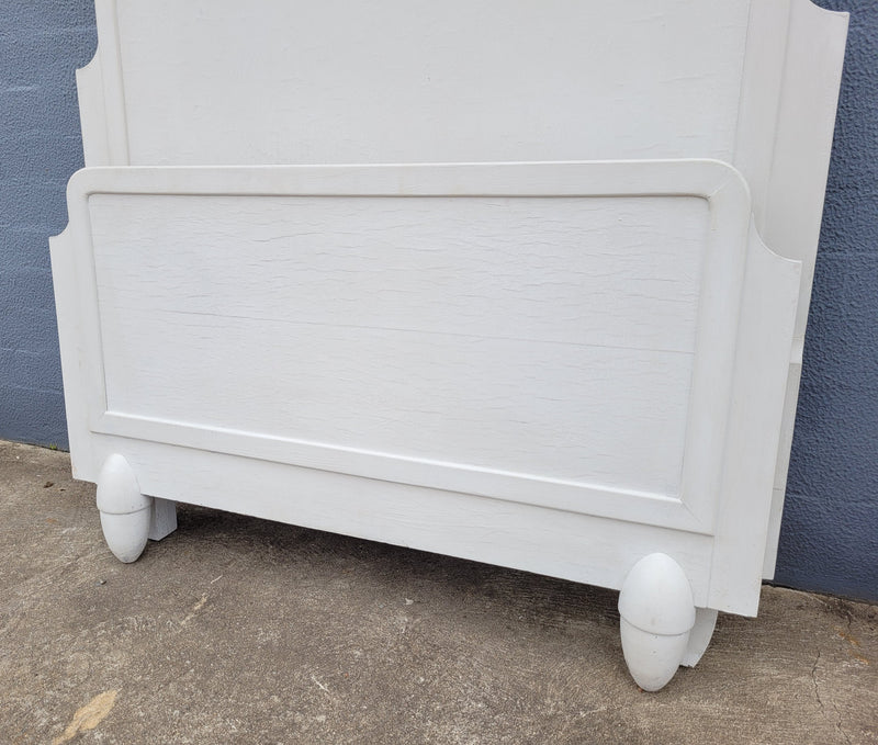 Two attractive vintage French chalk painted king single Art Deco beds. They have been sourced from France and are in good original condition.