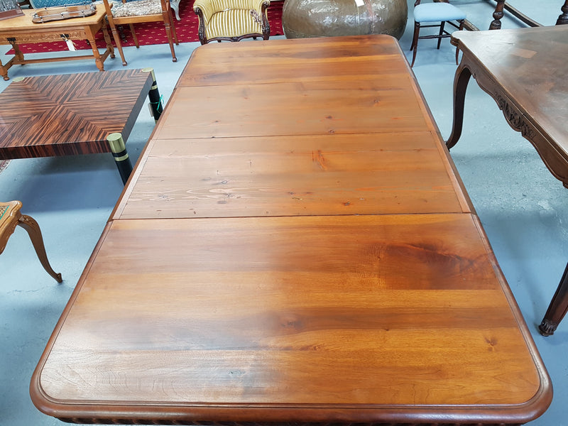 Henry II Style Walnut extension dining table. The table pulls out and it has two pine extension leaves that can be added to extend the table up to an extra 101 cm long. Tabletop and pine extension leaves are in good original condition with a wax finish.