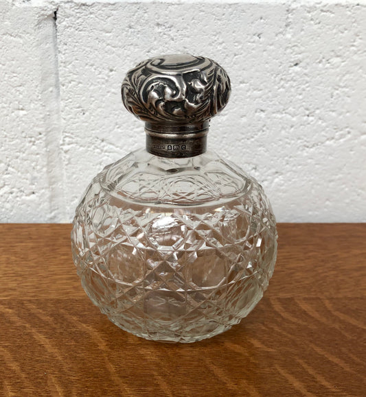 Edwardian crystal and silver top scent bottle. Good condition, Birmingham 1902.