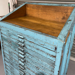 Fabulous set of vintage painted blue printers drawers that have adjustable separators which can be taken out for large papers. The drawers are various sizes and there is a section on top for working on or for storing brushes or tall items . These would be perfect for artists or jewellery pieces or even architects. Such a beautiful piece of industrial furniture.