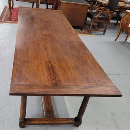 French oak pedestal farmhouse style dining table, sourced from France and in good original detailed conditions. Please see pictures to form part of the description.