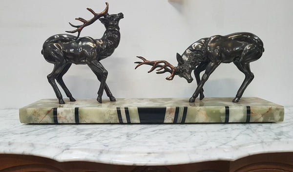 Beautiful French cold painted spelter Art Deco deer sculpture, on a stunning marble base. In good original condition.