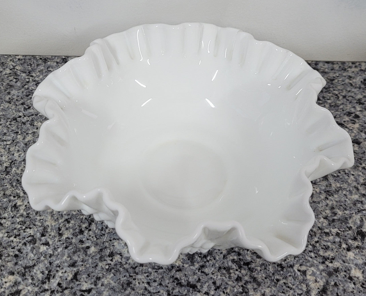 Charming frilled edge “Fenton” milk glass bowl. It is in good original condition, please view photos as they help form part of the description.