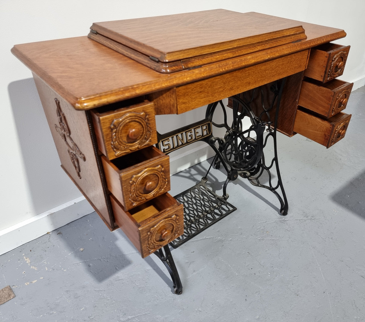 Fabulous Antique Singer Sewing Machine