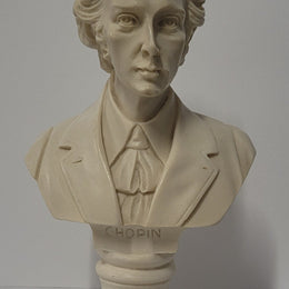 Vintage resin bust of "Chopin". It is in good original condition, please view photos as they help form part of the description.